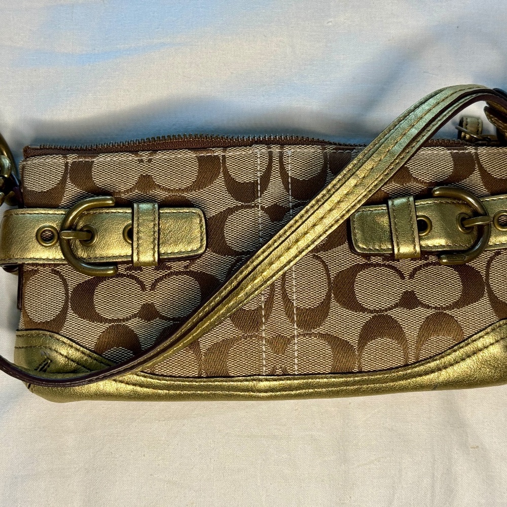 Coach Signature Soft Demi 5107